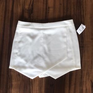 BRAND NEW Asymmetrical Shorts/ Skirt